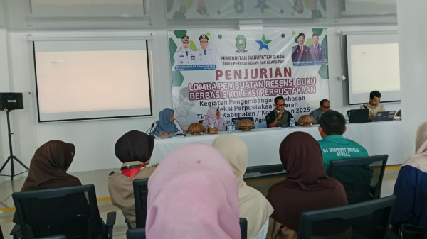 Santriwati Ponpes Wahdah Sinjai Ikuti Lomba Resensi Buku Tingkat Kabupaten