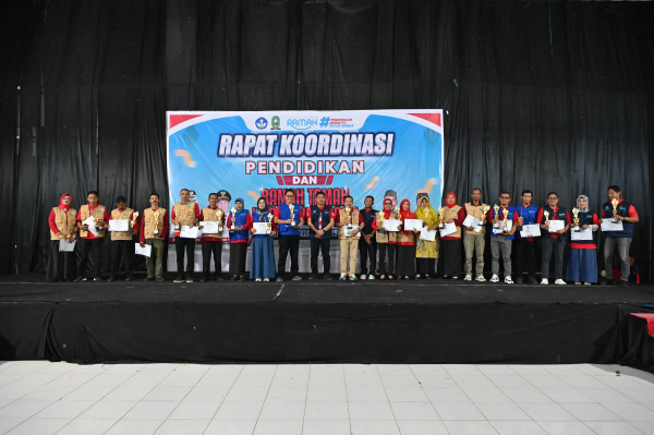 Dua Pengurus DPD Wahdah Islamiyah Sinjai Sabet Juara Lomba Tadarus Daring Hardiknas