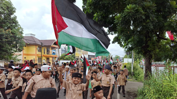 Gelar Aksi Bela Palestina, 440 Siswa SDIT Wahdah Islamiyah Sinjai Turun ke Jalan