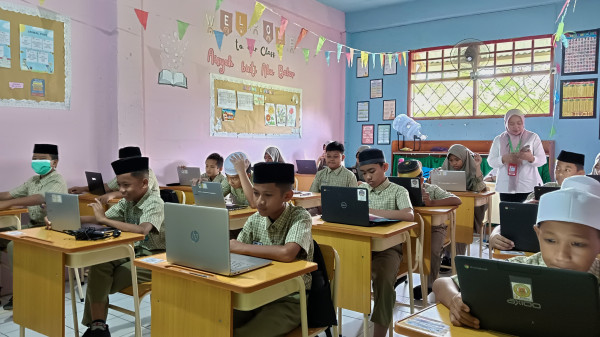 Ujian Sekolah Berbasis Chromebook SDIT Wahdah Islamiyah Sinjai: Kejujuran Diutamakan