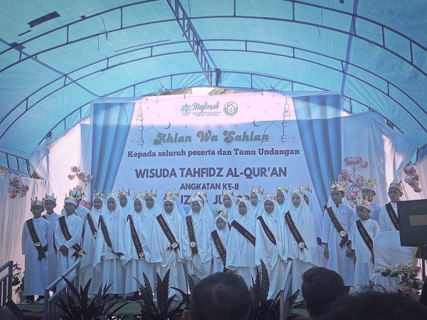 27 Santri Diwisuda, RTQ Al-Wihdah Sinjai Borong Cetak Hafidz Cilik